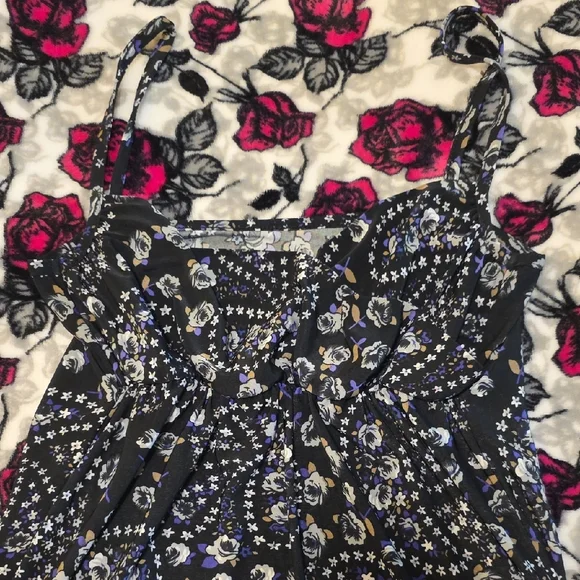 Floral Paisley Print Dress - Picture 2 of 9